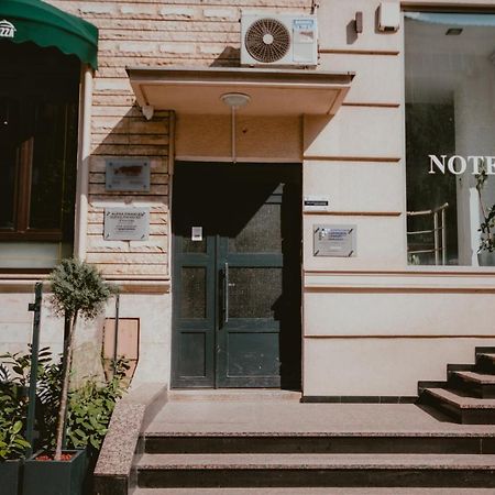 Bloom Suites Pristina Buitenkant foto
