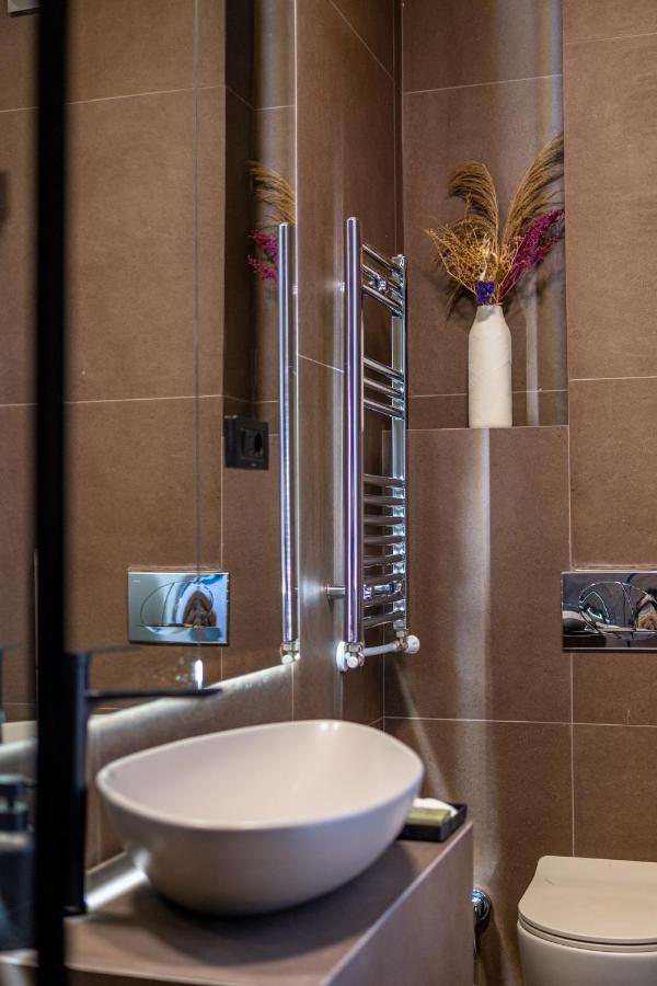 Bloom Suites Pristina Buitenkant foto