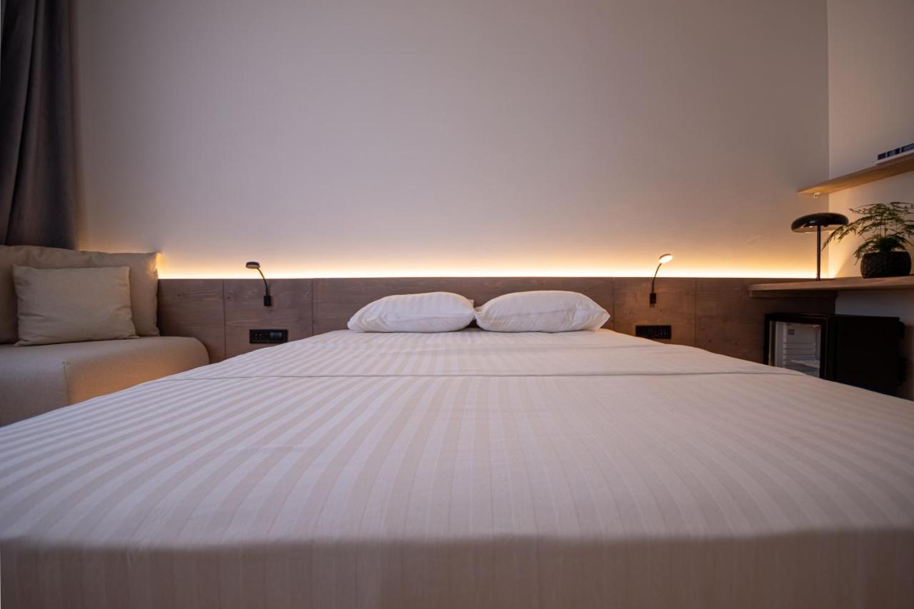 Bloom Suites Pristina Buitenkant foto